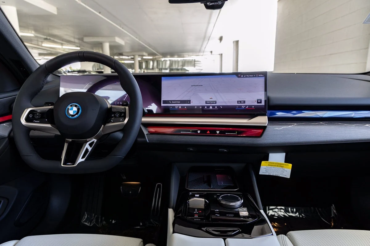 2026 BMW 550e xDrive (G60), 12/20