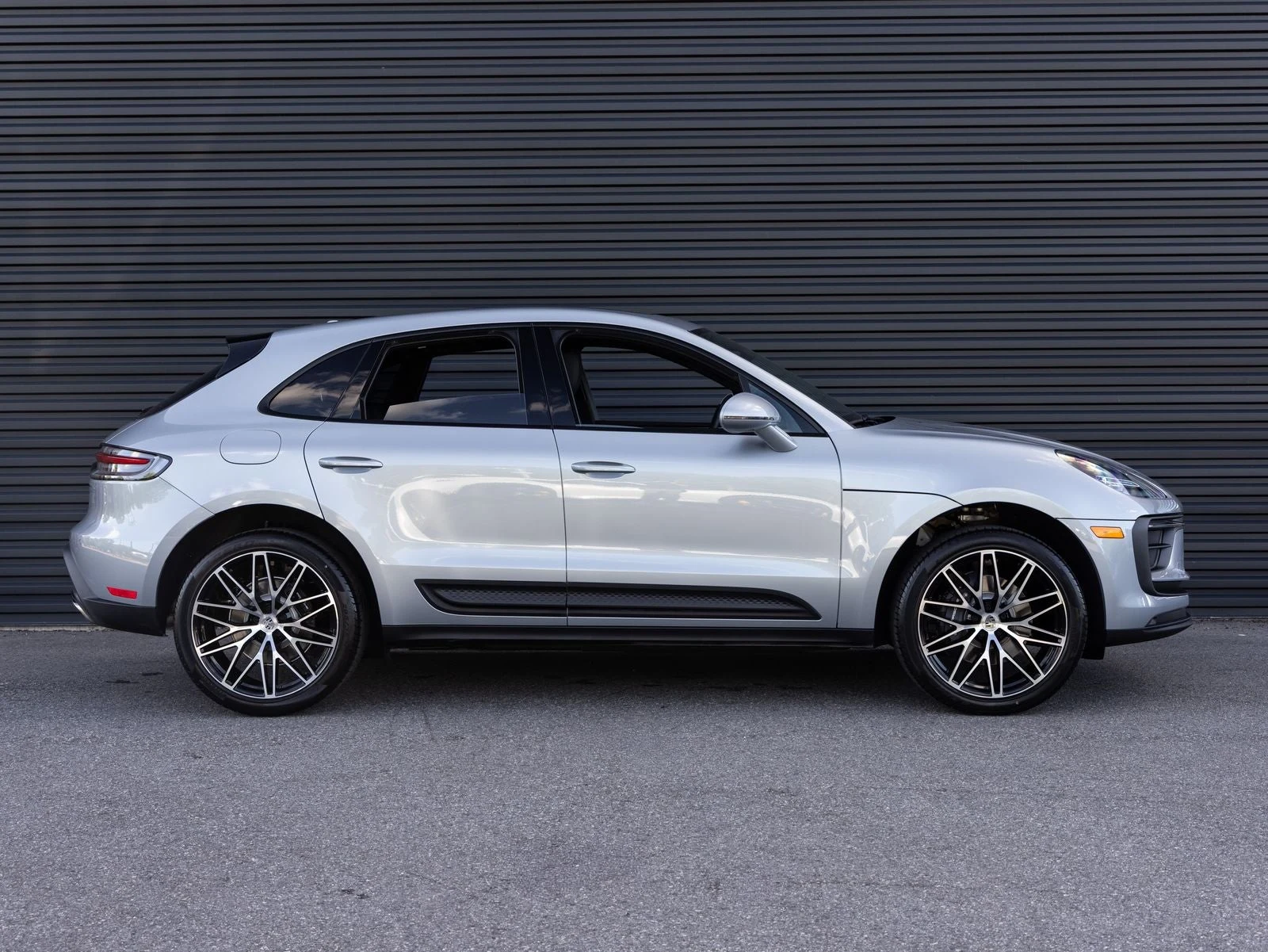 2026 Porsche Macan (95B), 8/20