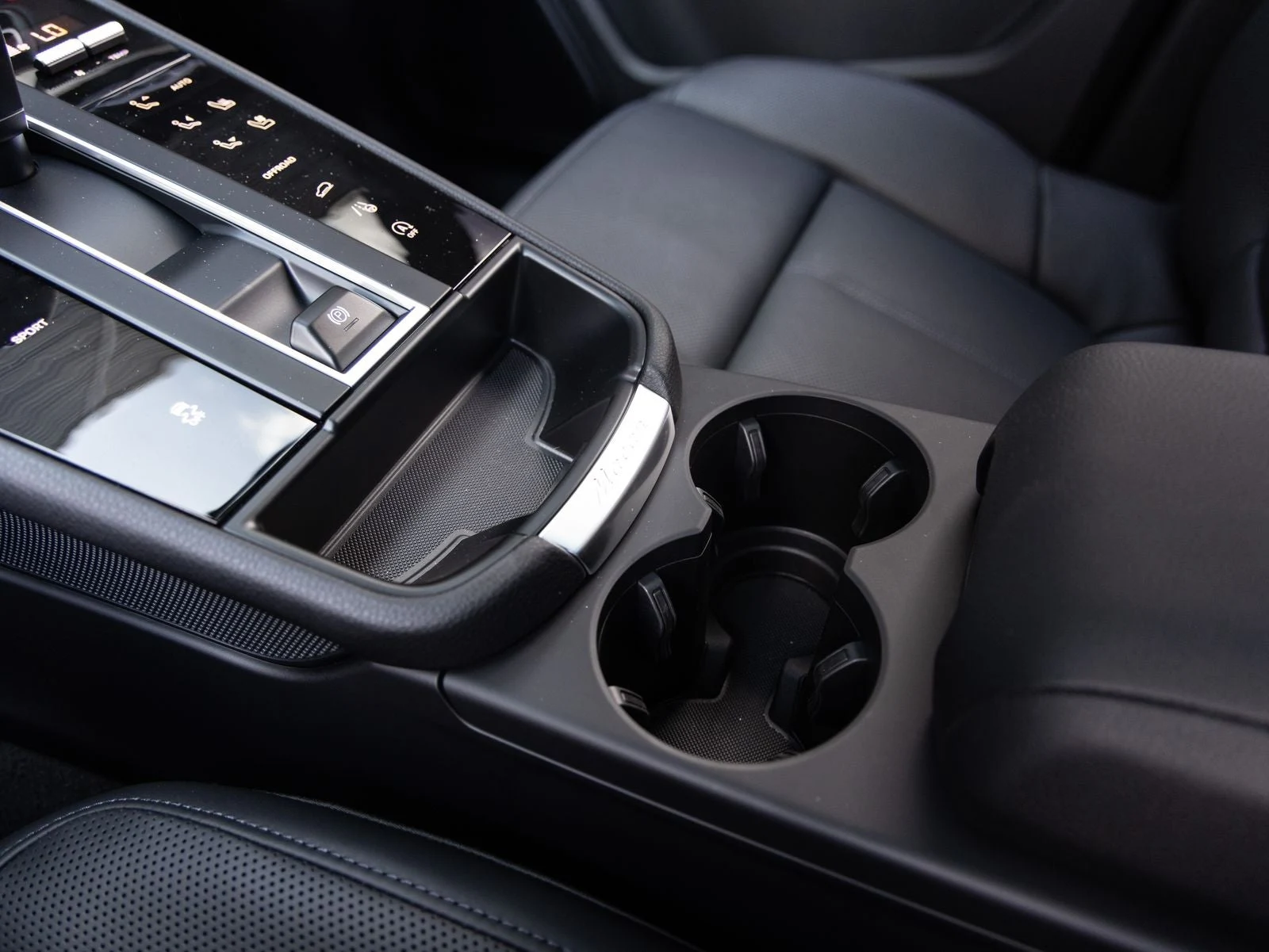 2026 Porsche Macan (95B), 18/20