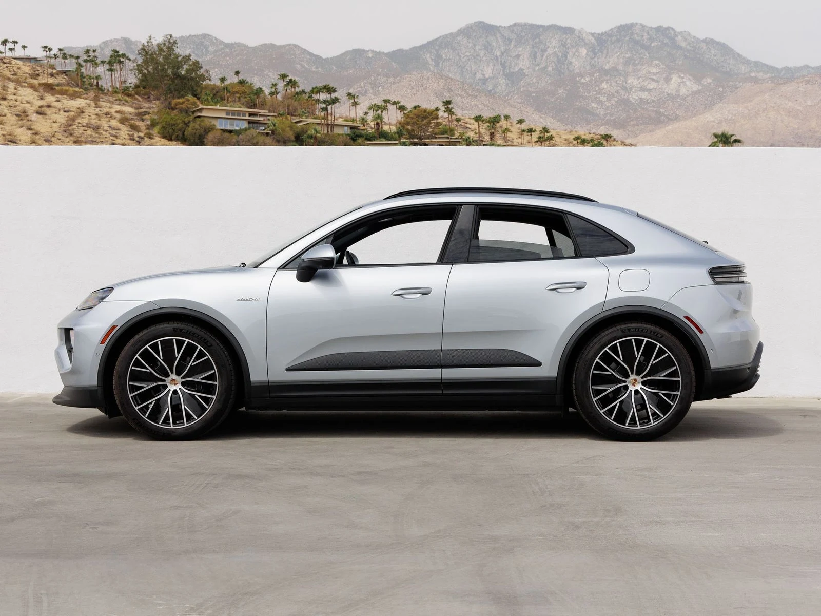 2025 Porsche Macan Electric (XAB), 2/20