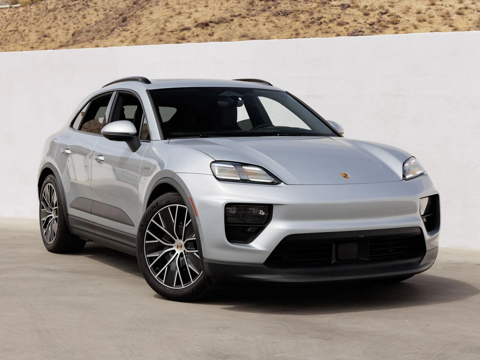 2025 Porsche Macan Electric (XAB), 9/20