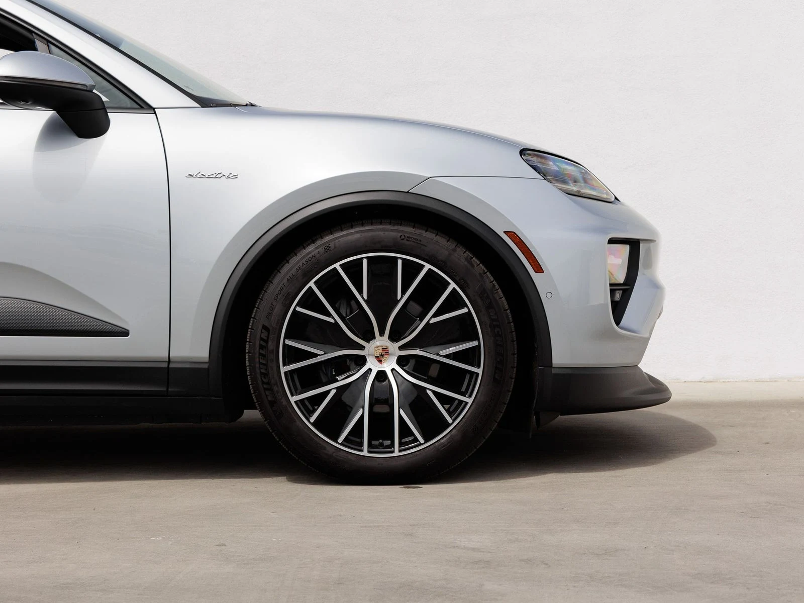2025 Porsche Macan Electric (XAB), 11/20
