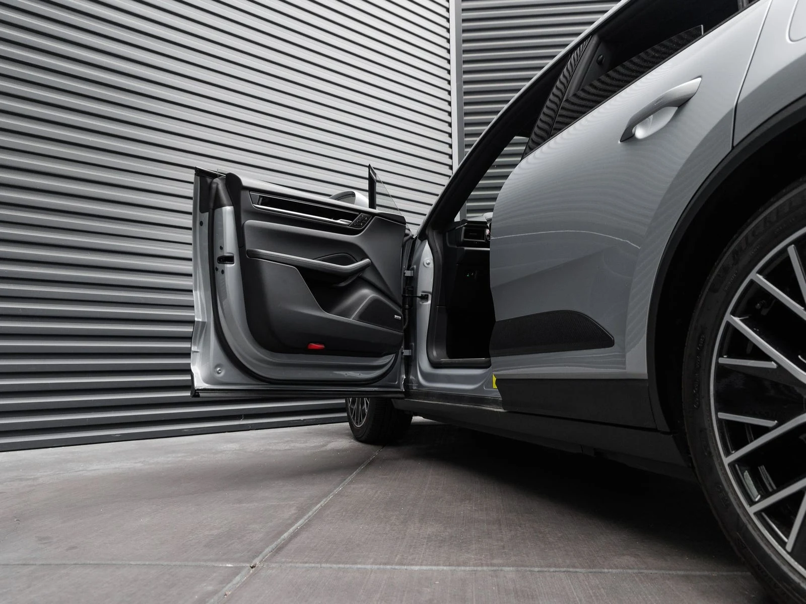 2025 Porsche Macan Electric (XAB), 13/20