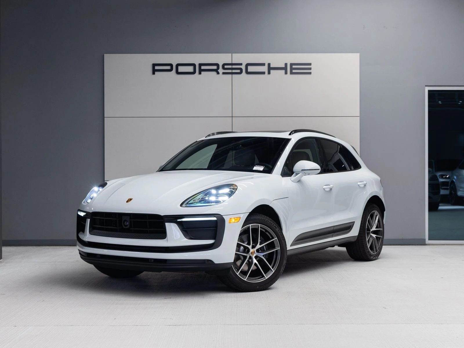 Porsche Macan (95B) · Carrara White Metallic · Indigo Auto Group