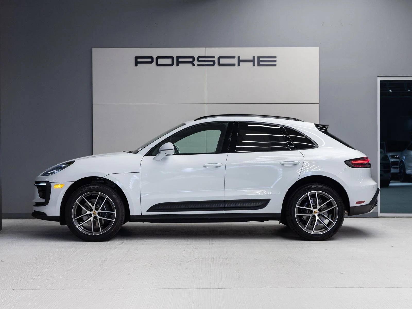 2026 Porsche Macan (95B), 2/20