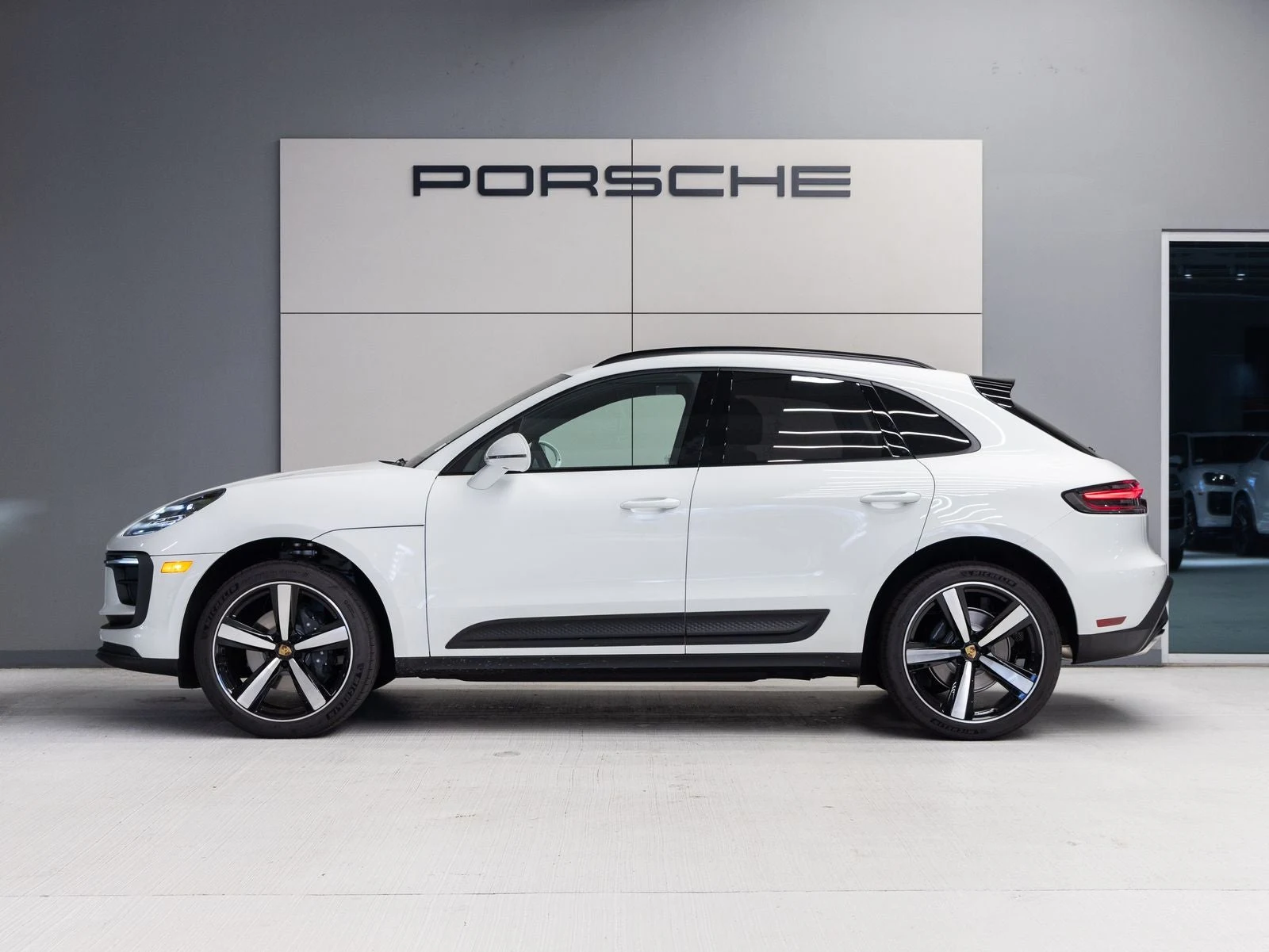 2026 Porsche Macan (95B), 2/20