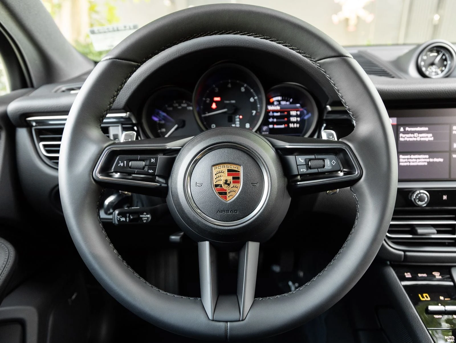 2026 Porsche Macan (95B), 13/20