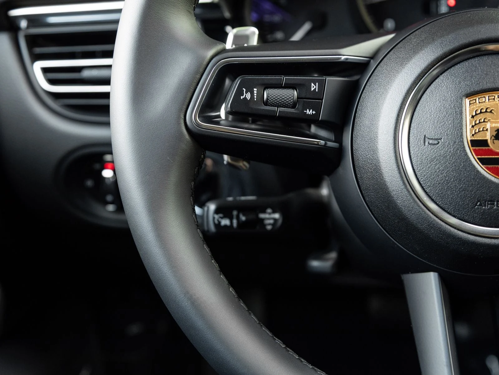 2026 Porsche Macan (95B), 15/20