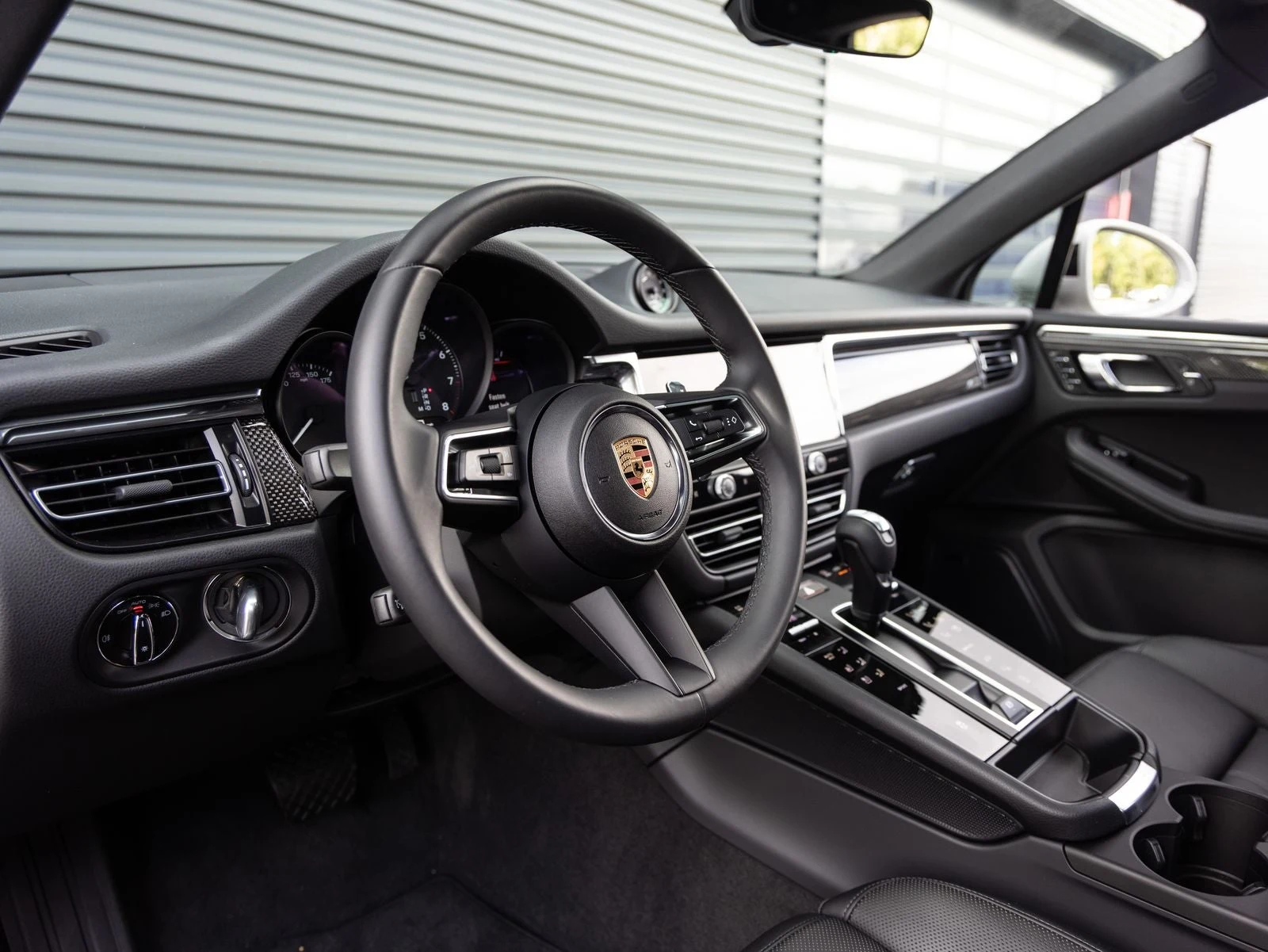 2025 Porsche Macan (95B), 4/20