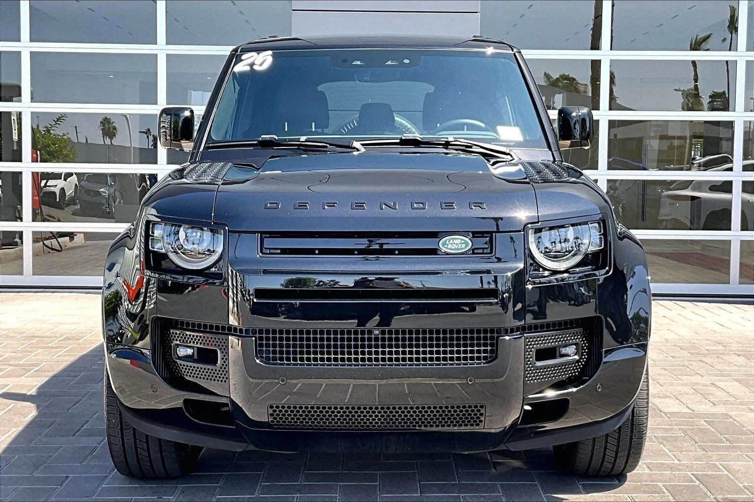 2025 Land Rover Defender 110 X-Dynamic SE (L663), 2/20