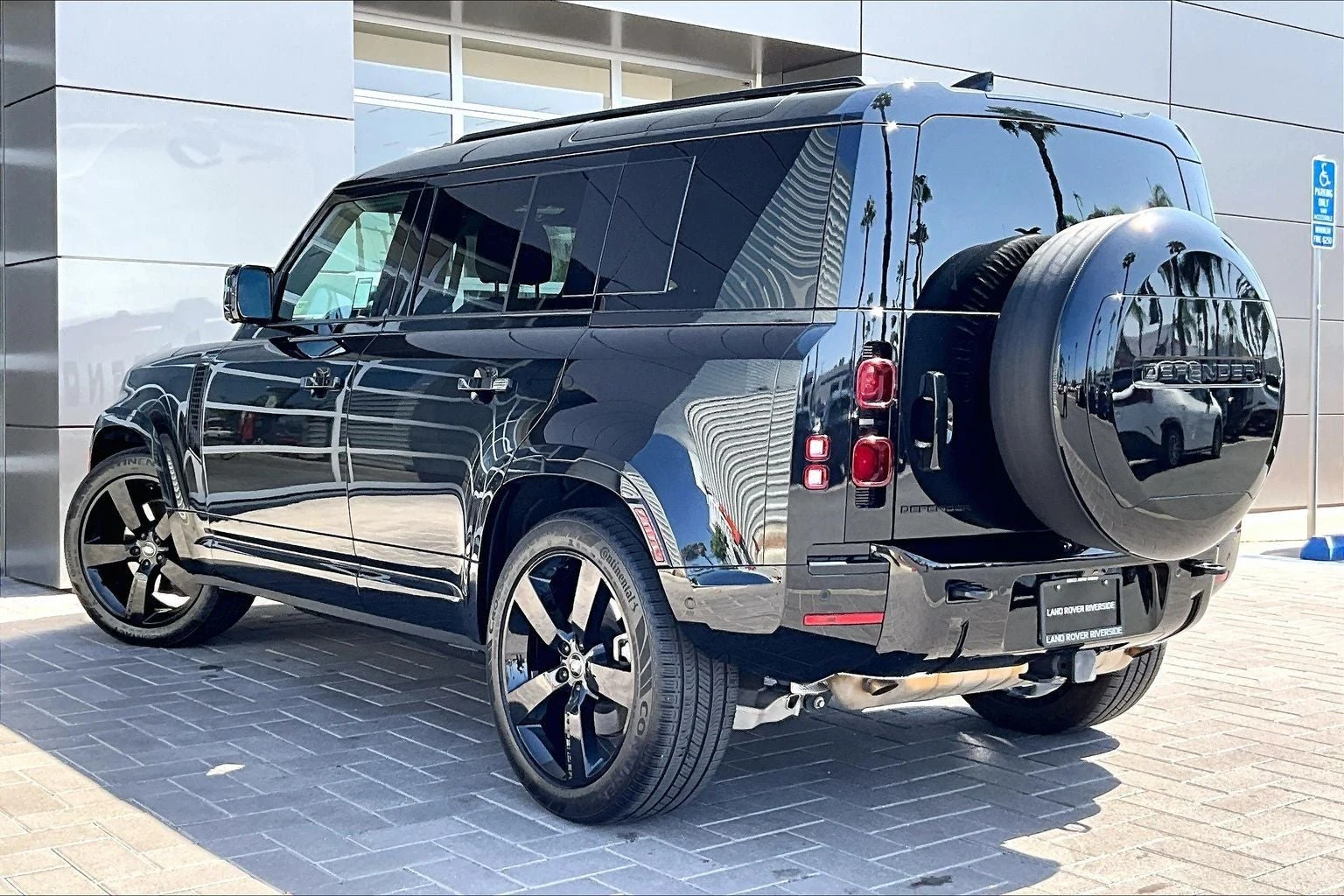 2025 Land Rover Defender 110 X-Dynamic SE (L663), 12/20