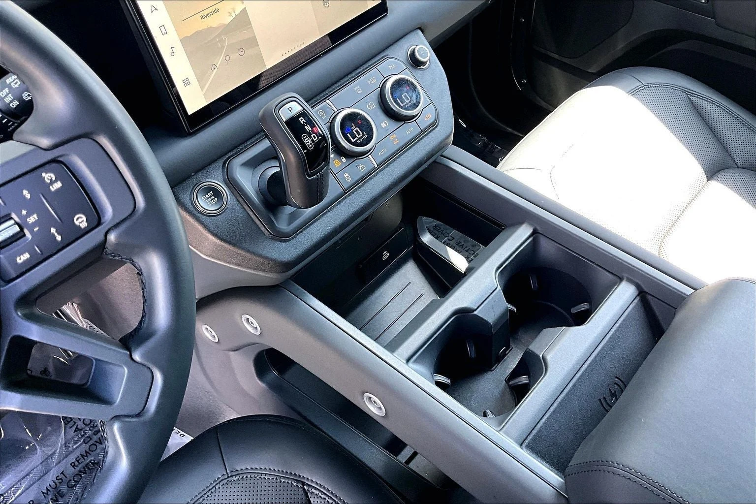 2025 Land Rover Defender 110 X-Dynamic SE (L663), 17/20