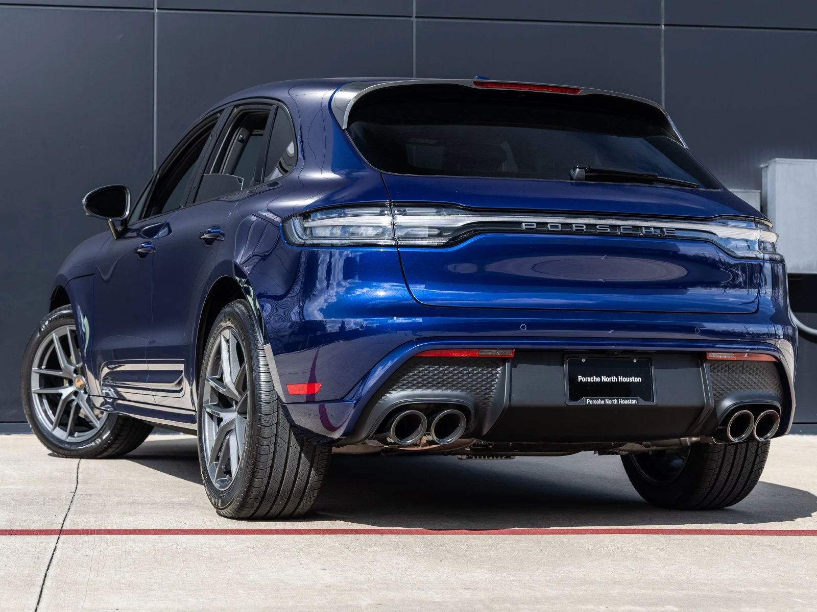 2026 Porsche Macan T (95B), 3/20