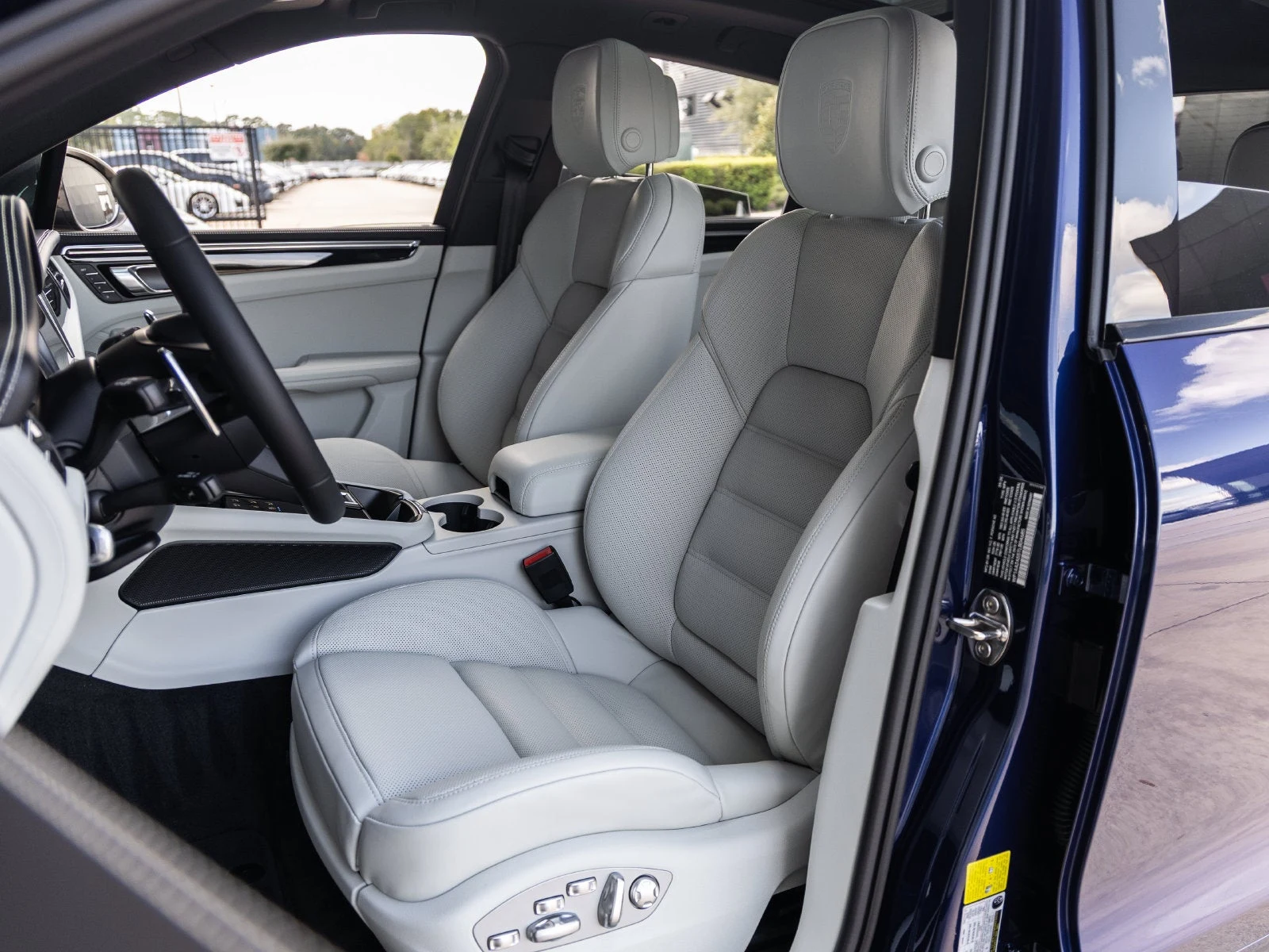2026 Porsche Macan T (95B), 5/20
