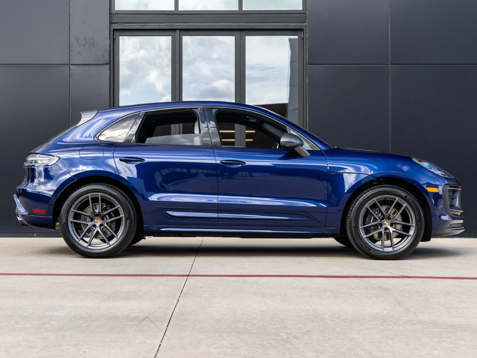2026 Porsche Macan T (95B), 12/20