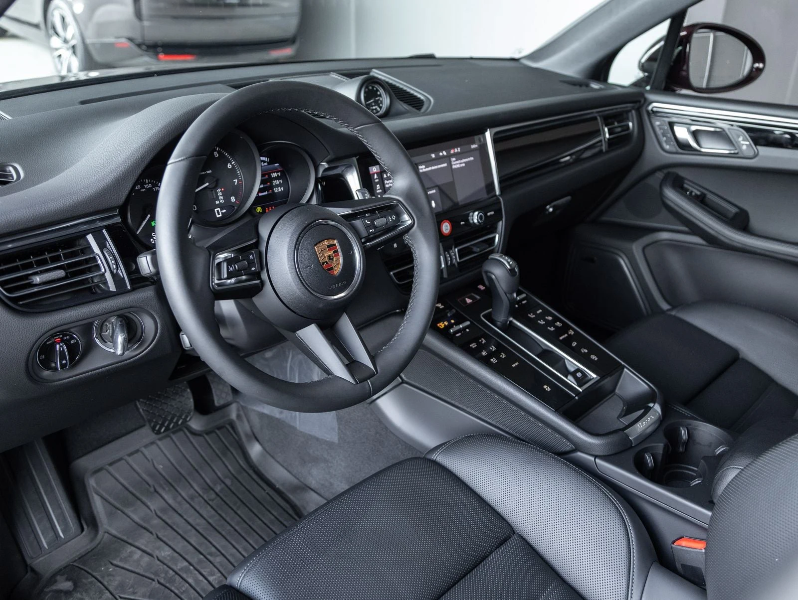 2026 Porsche Macan (95B), 4/20