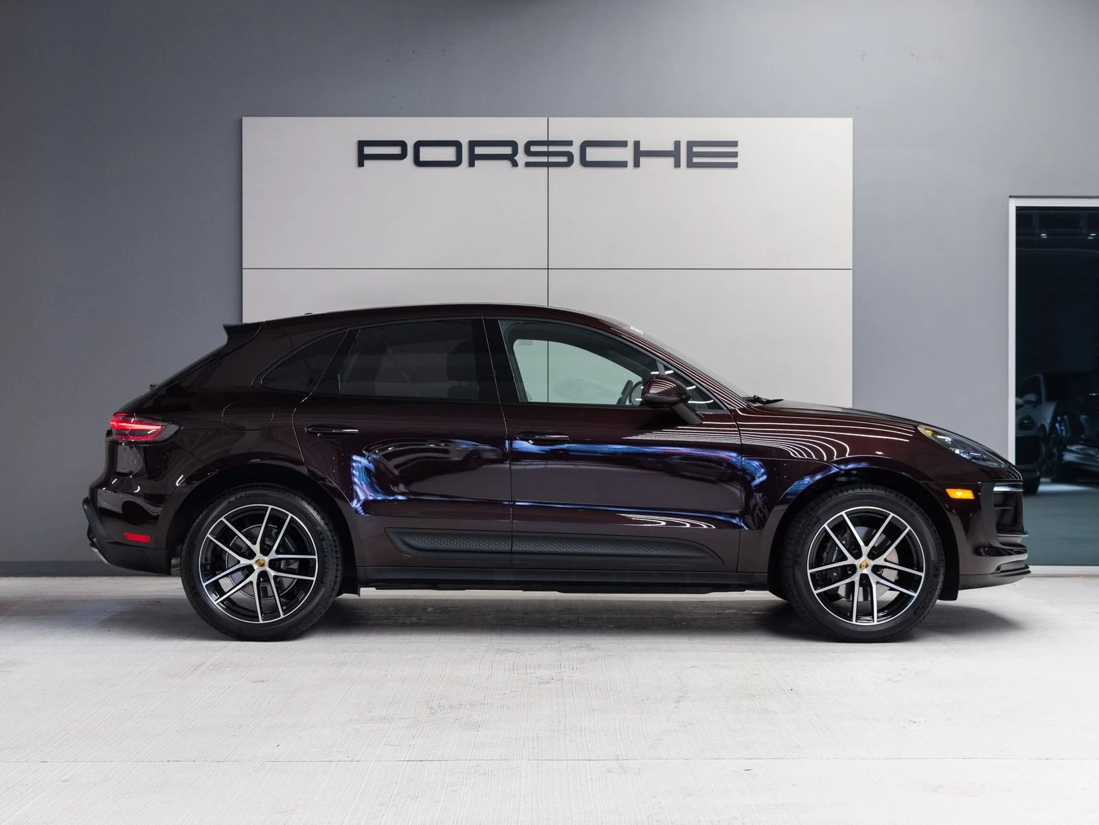 2026 Porsche Macan (95B), 8/20