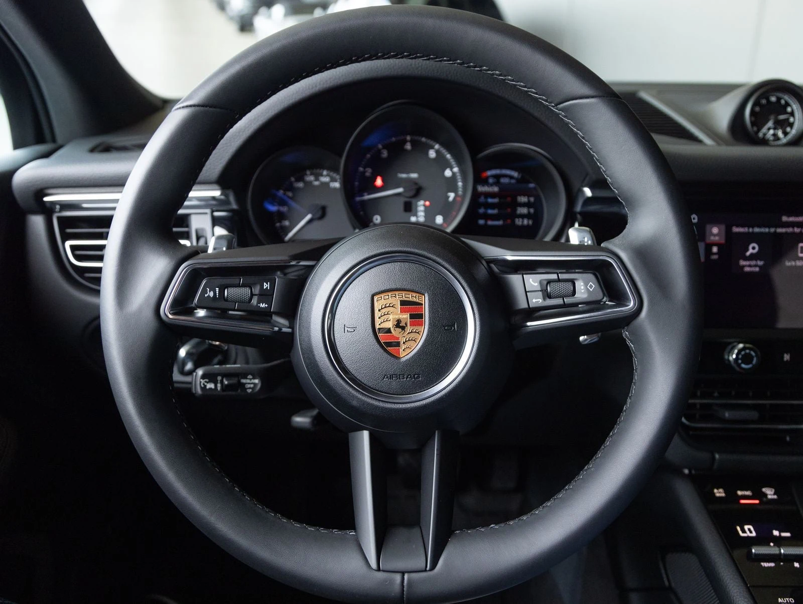 2026 Porsche Macan (95B), 13/20