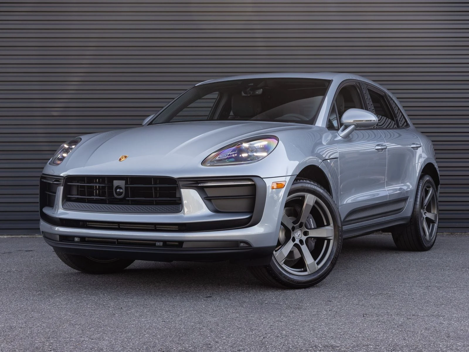 Porsche Macan (95B) · Dolomite Silver Metallic · Indigo Auto Group