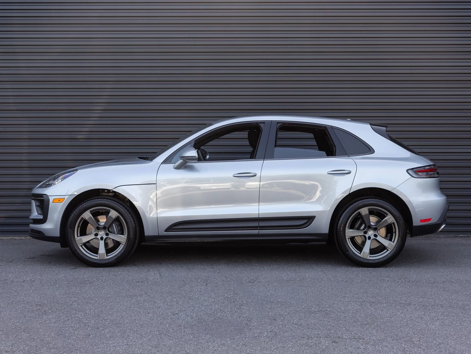 2026 Porsche Macan (95B), 2/20