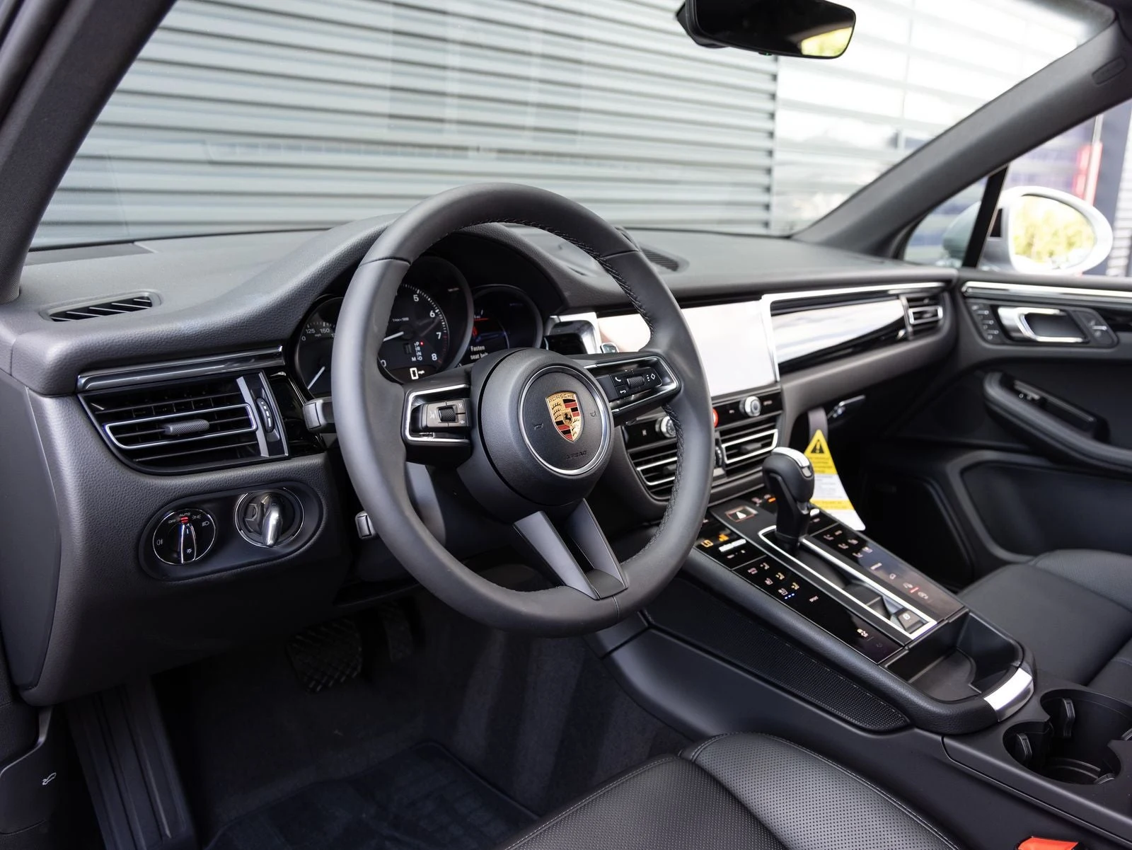 2026 Porsche Macan (95B), 4/20