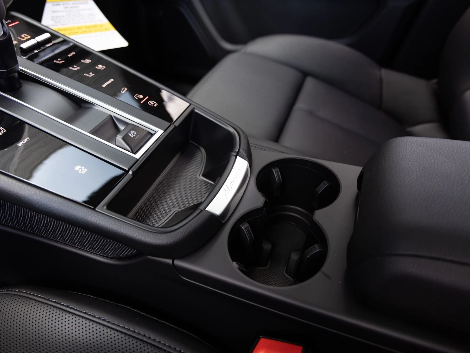 2026 Porsche Macan (95B), 18/20