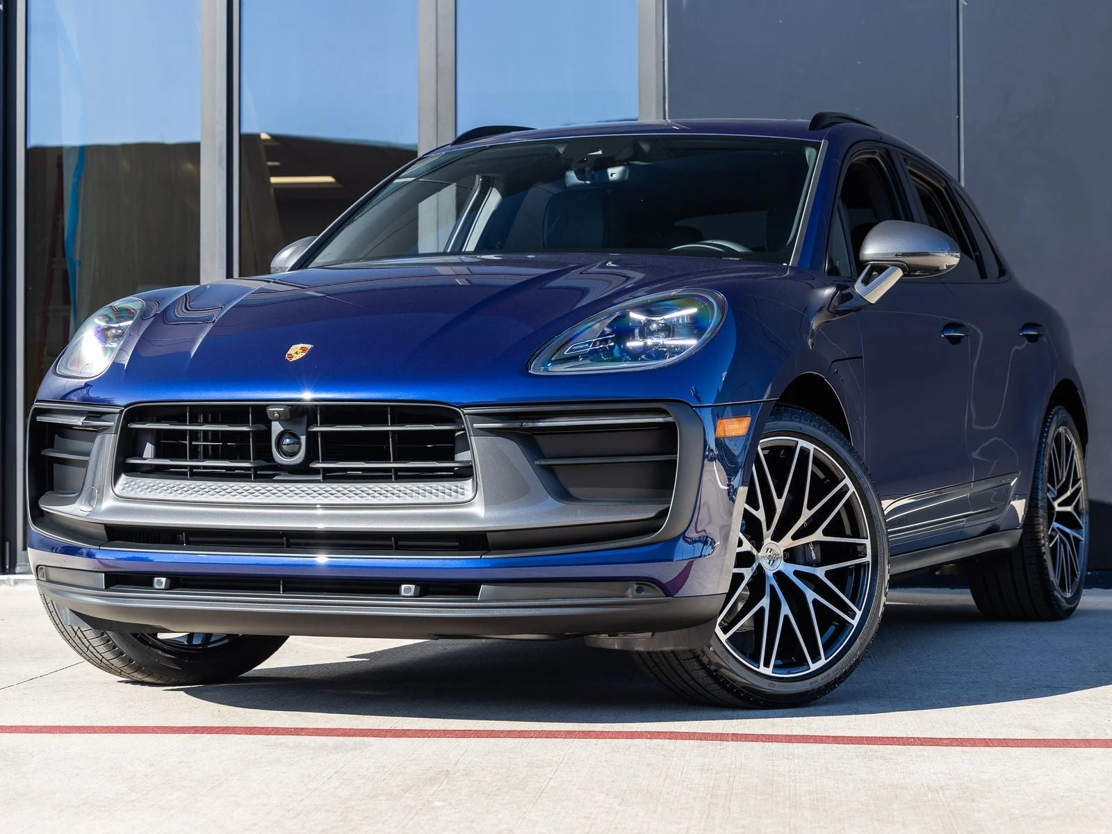 Porsche Macan T (95B) · Gentian Blue Metallic · Indigo Auto Group