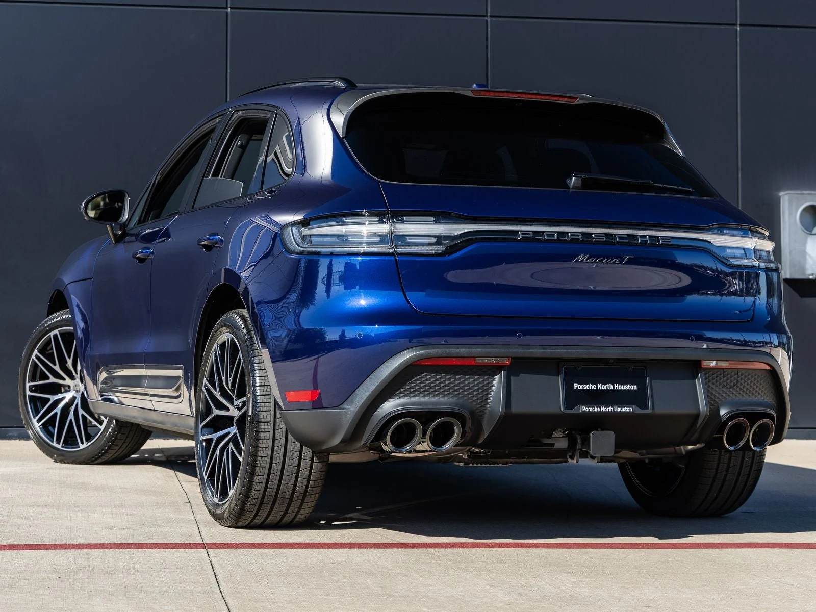 2026 Porsche Macan T (95B), 3/20