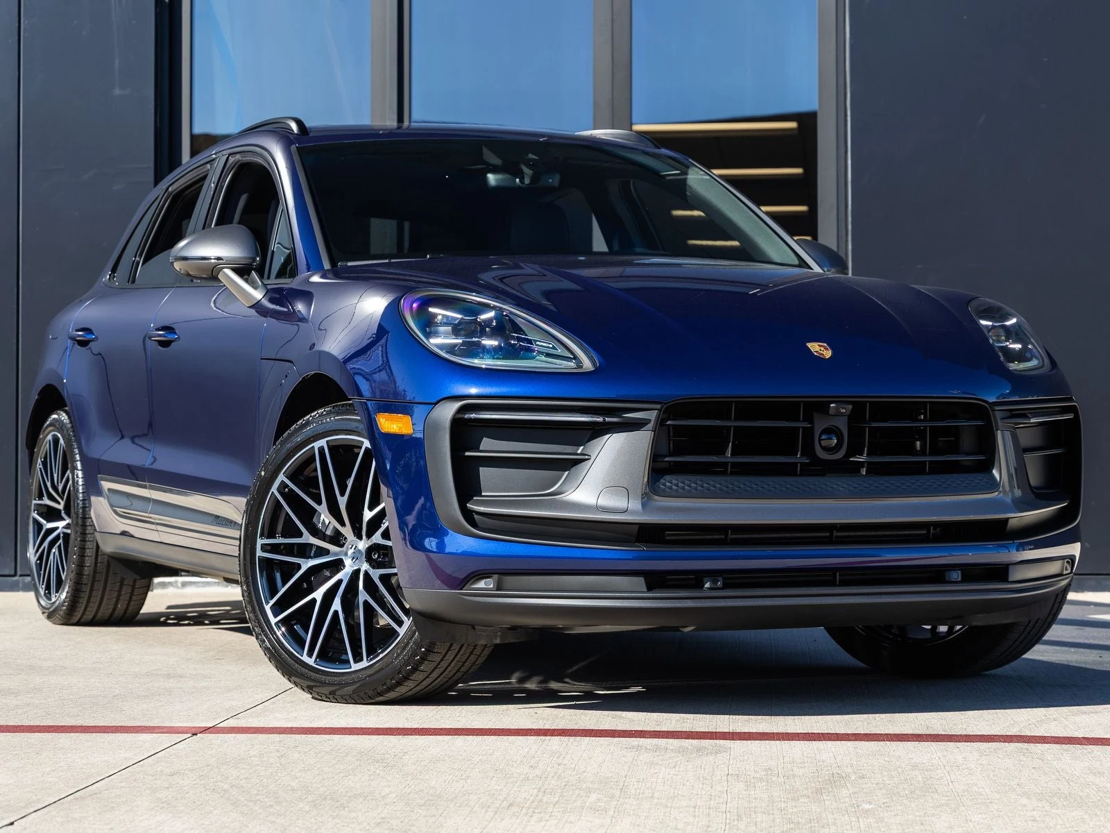 2026 Porsche Macan T (95B), 6/20