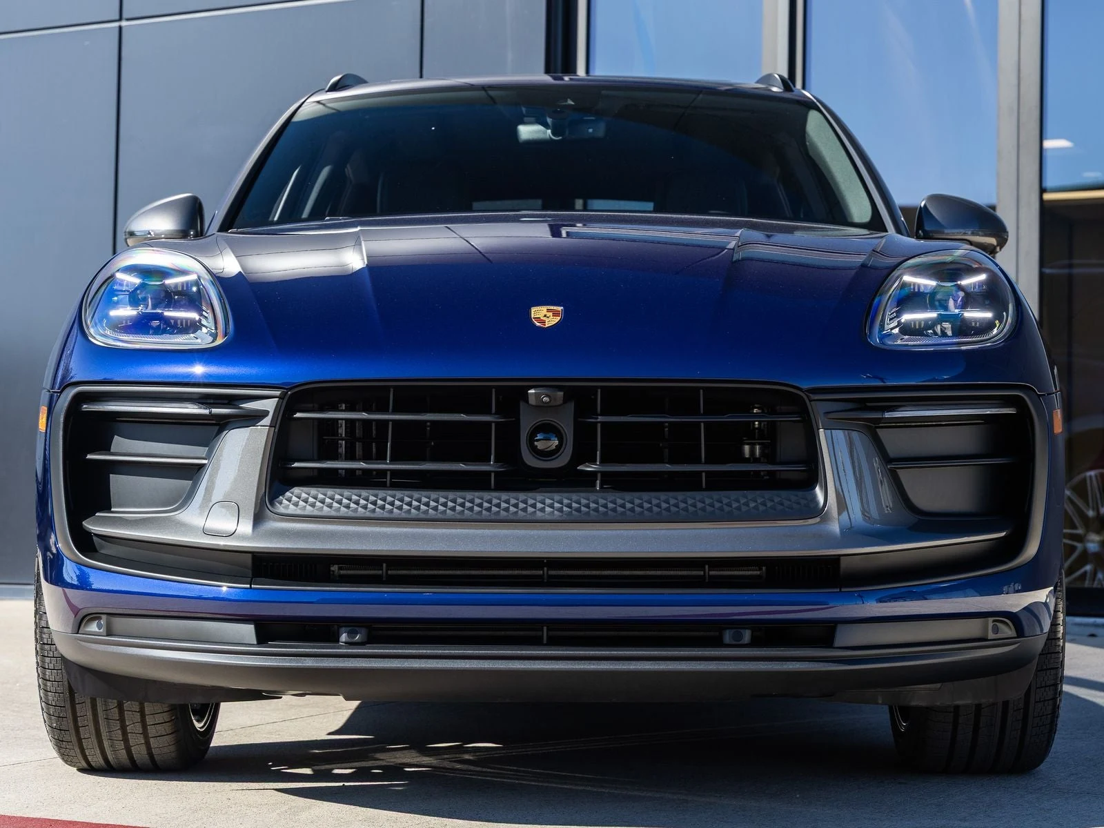 2026 Porsche Macan T (95B), 8/20