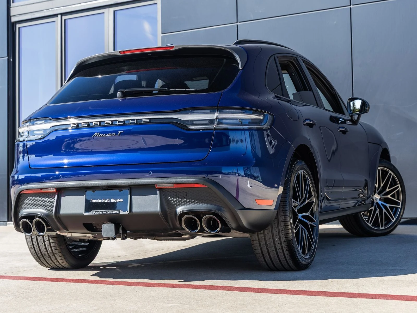 2026 Porsche Macan T (95B), 11/20