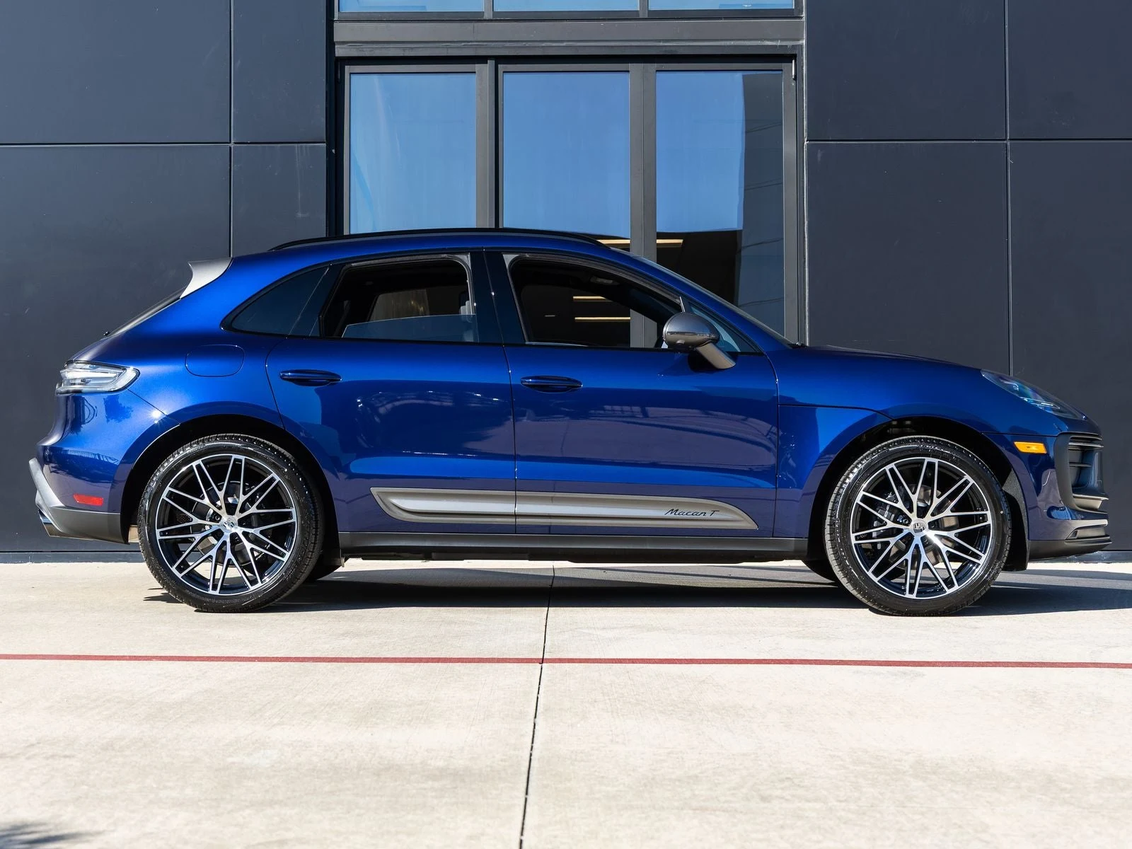 2026 Porsche Macan T (95B), 12/20