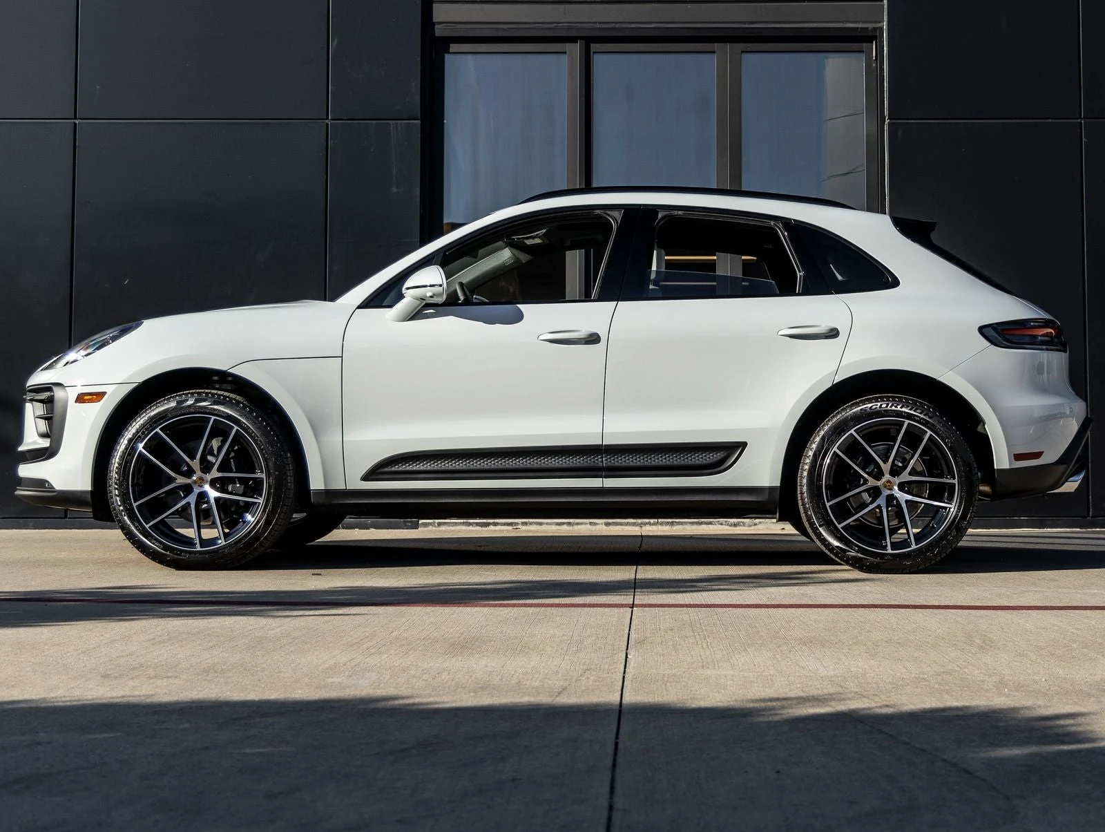 2026 Porsche Macan (95B), 2/20