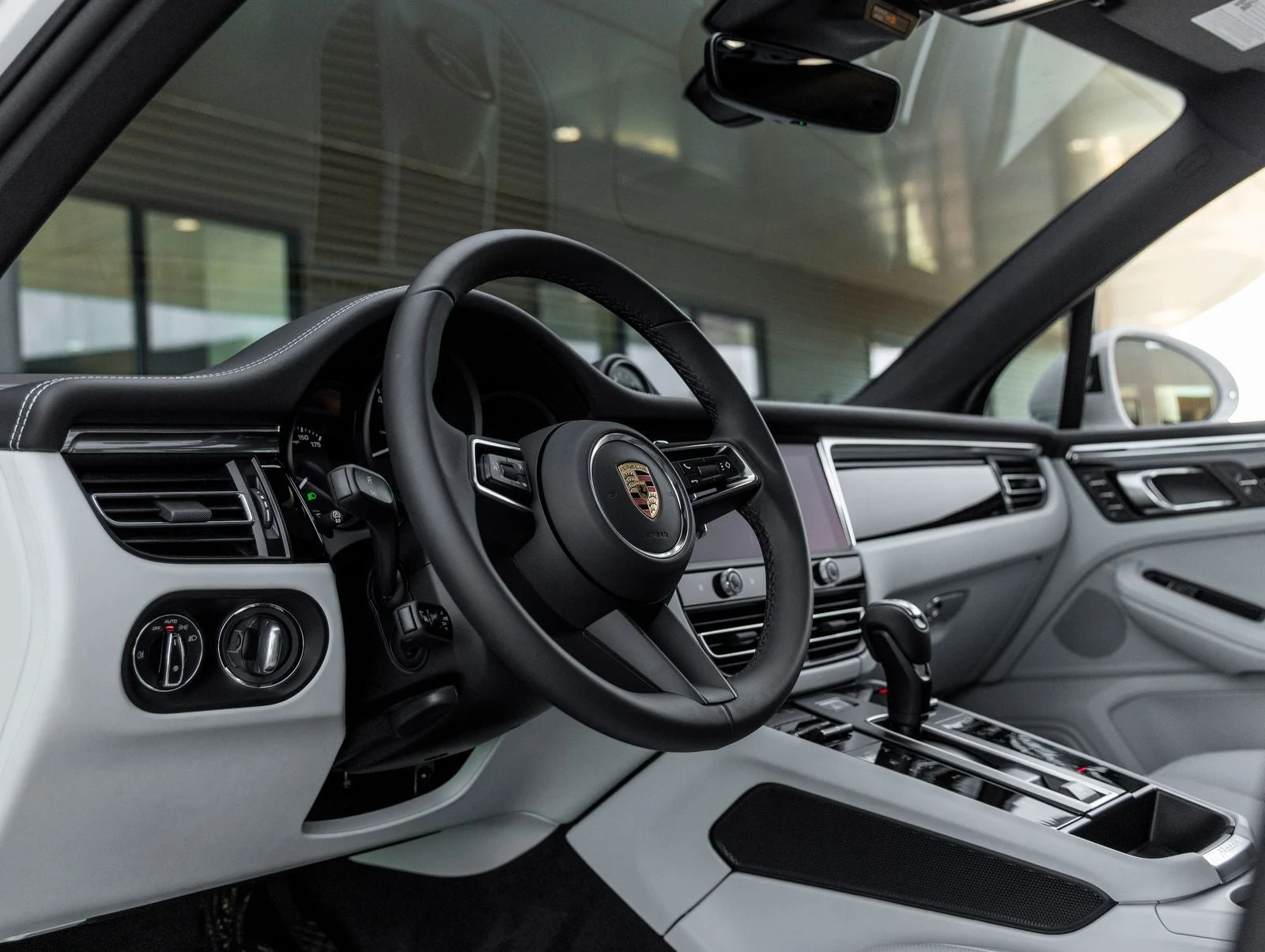 2026 Porsche Macan (95B), 4/20