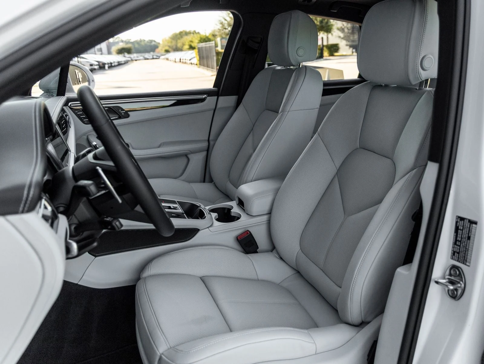 2026 Porsche Macan (95B), 5/20