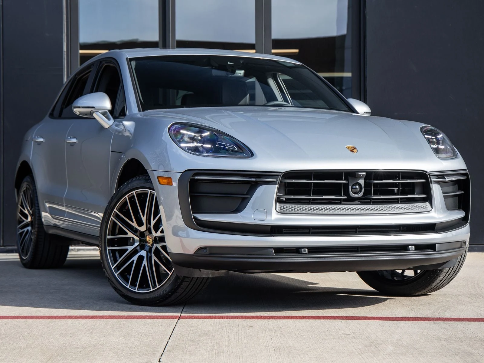 2026 Porsche Macan (95B), 6/20