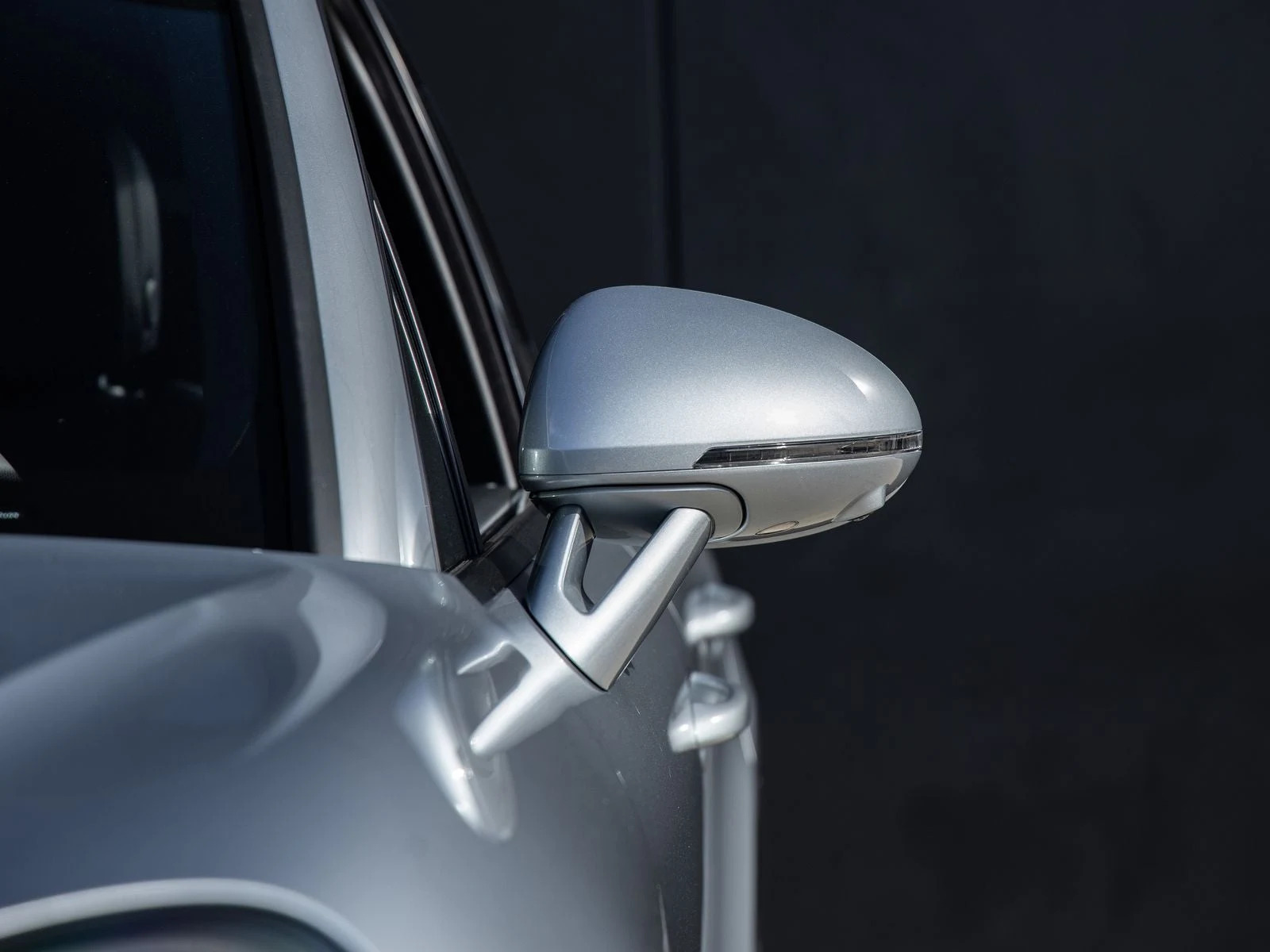 2026 Porsche Macan (95B), 19/20