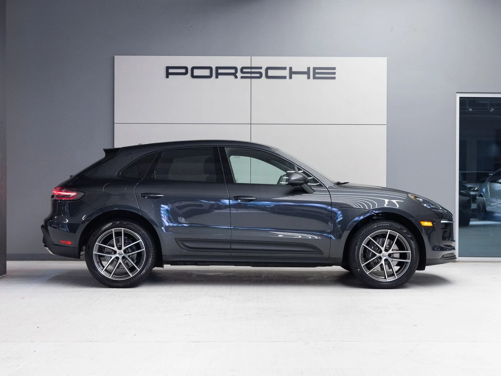 2026 Porsche Macan (95B), 8/20