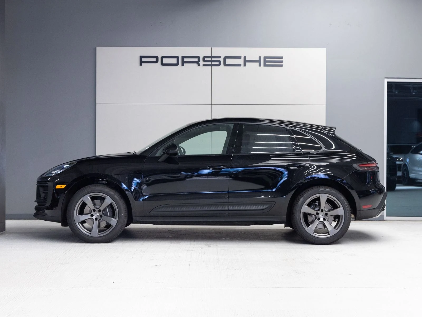 2026 Porsche Macan (95B), 2/20