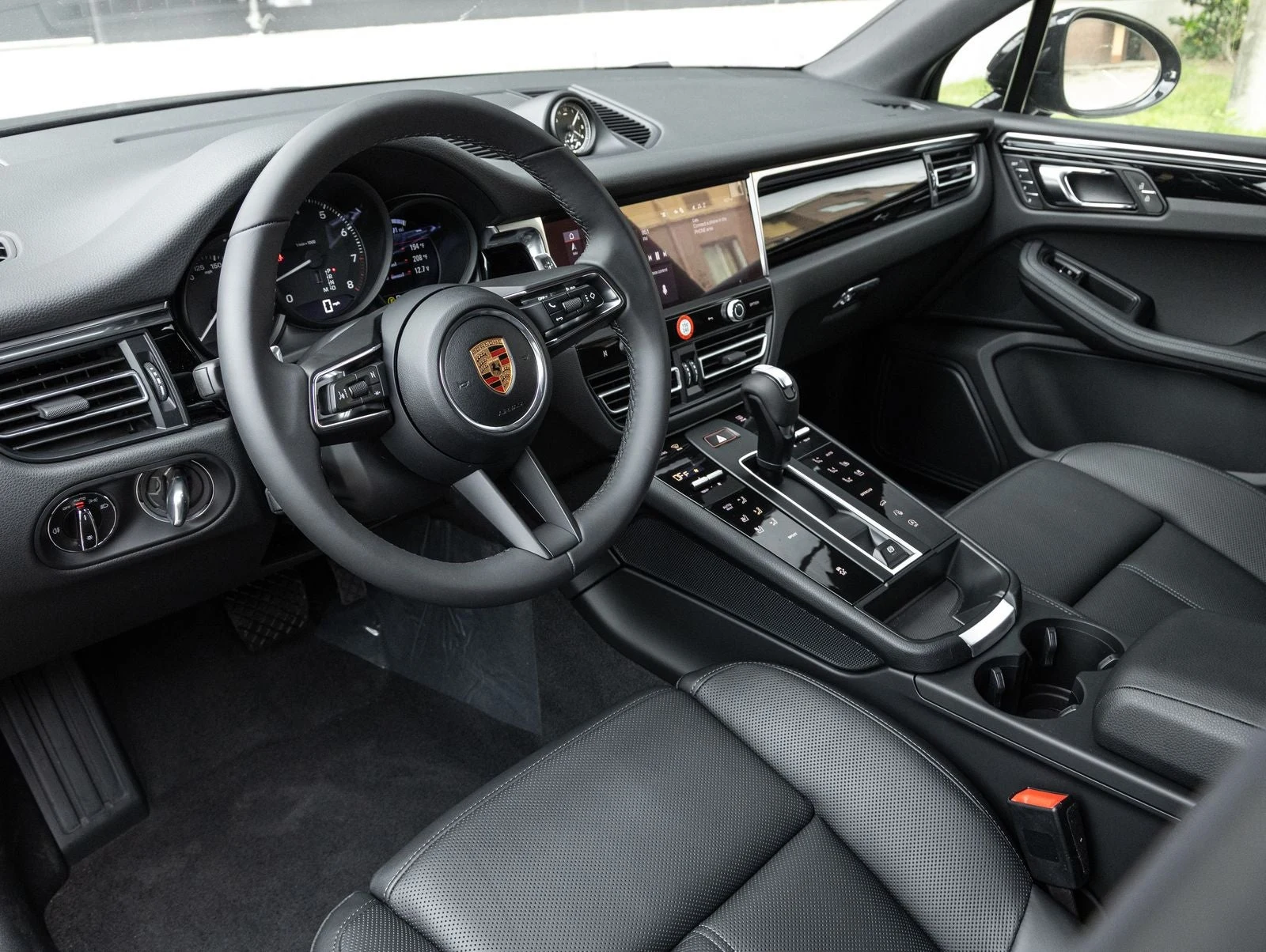 2026 Porsche Macan (95B), 4/20