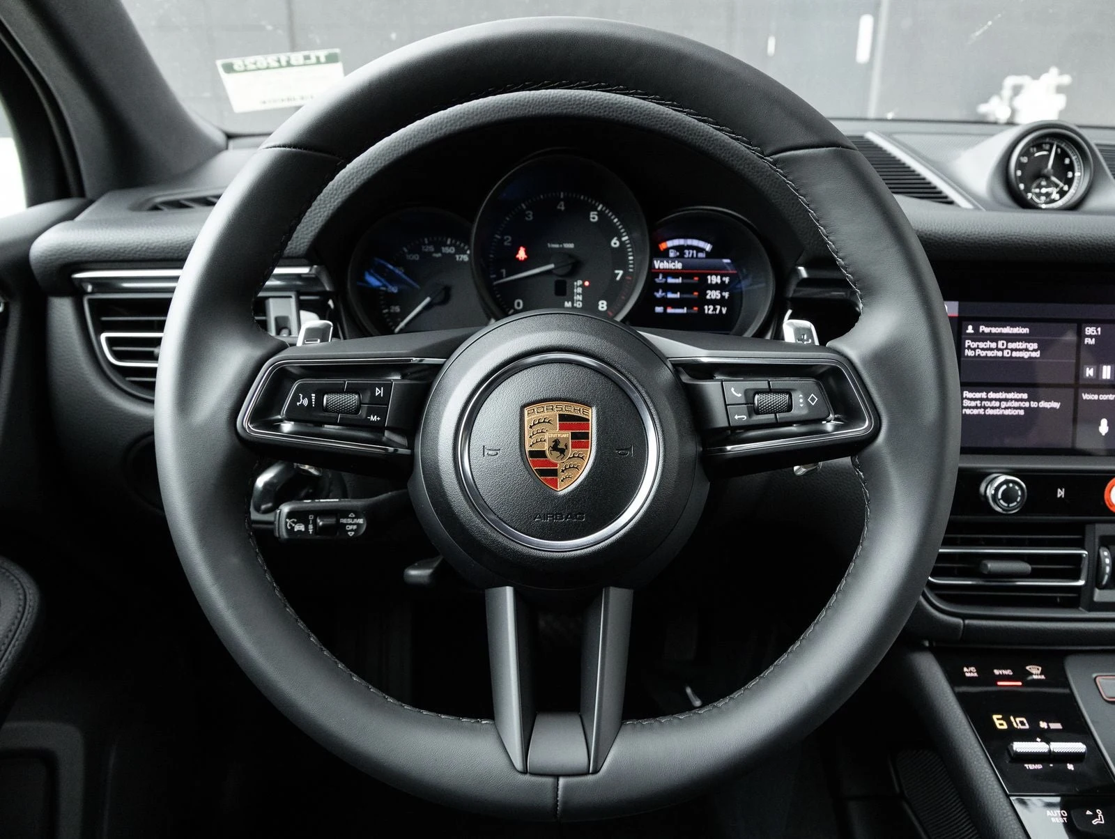 2026 Porsche Macan (95B), 13/20