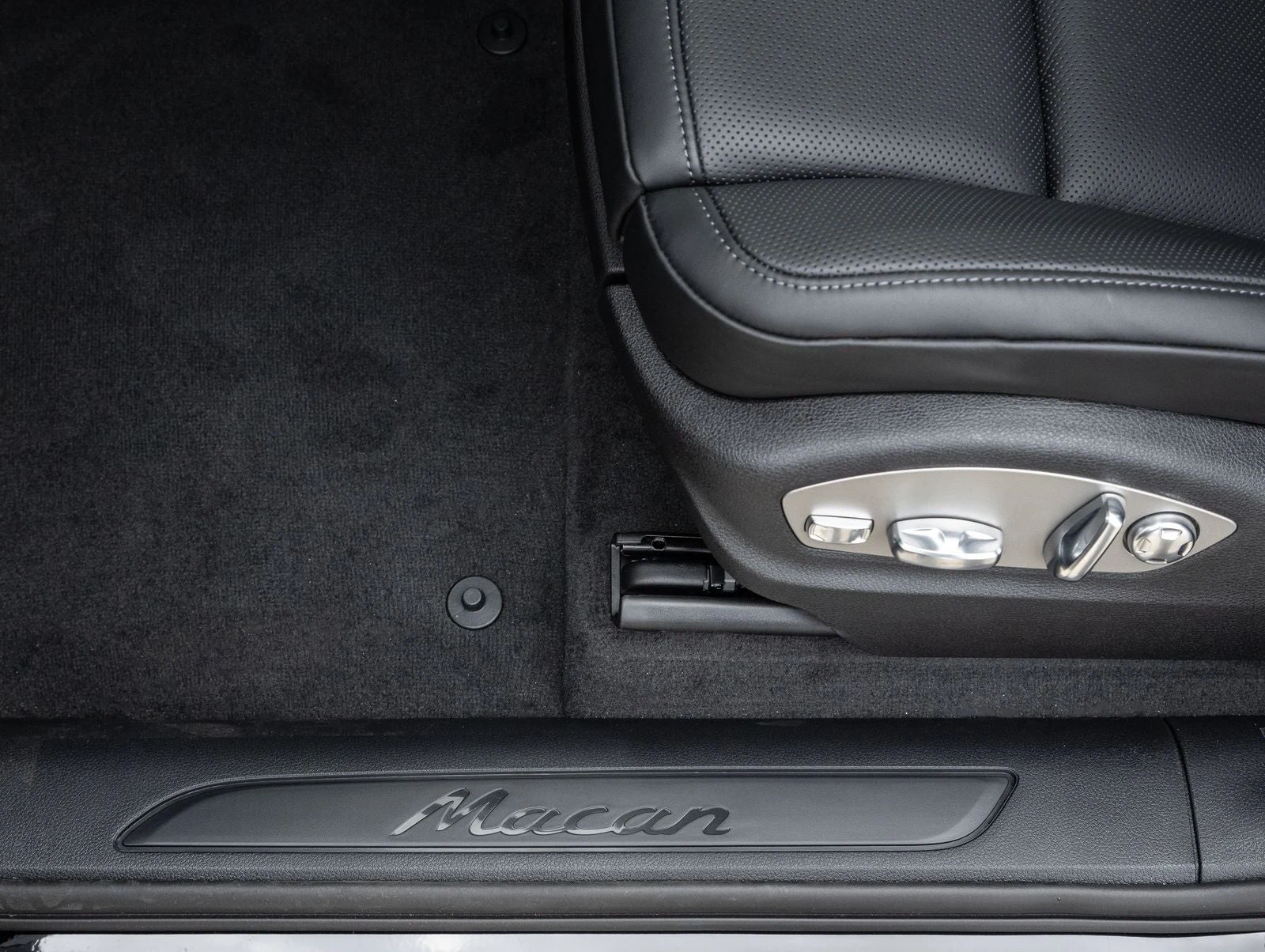 2026 Porsche Macan (95B), 20/20