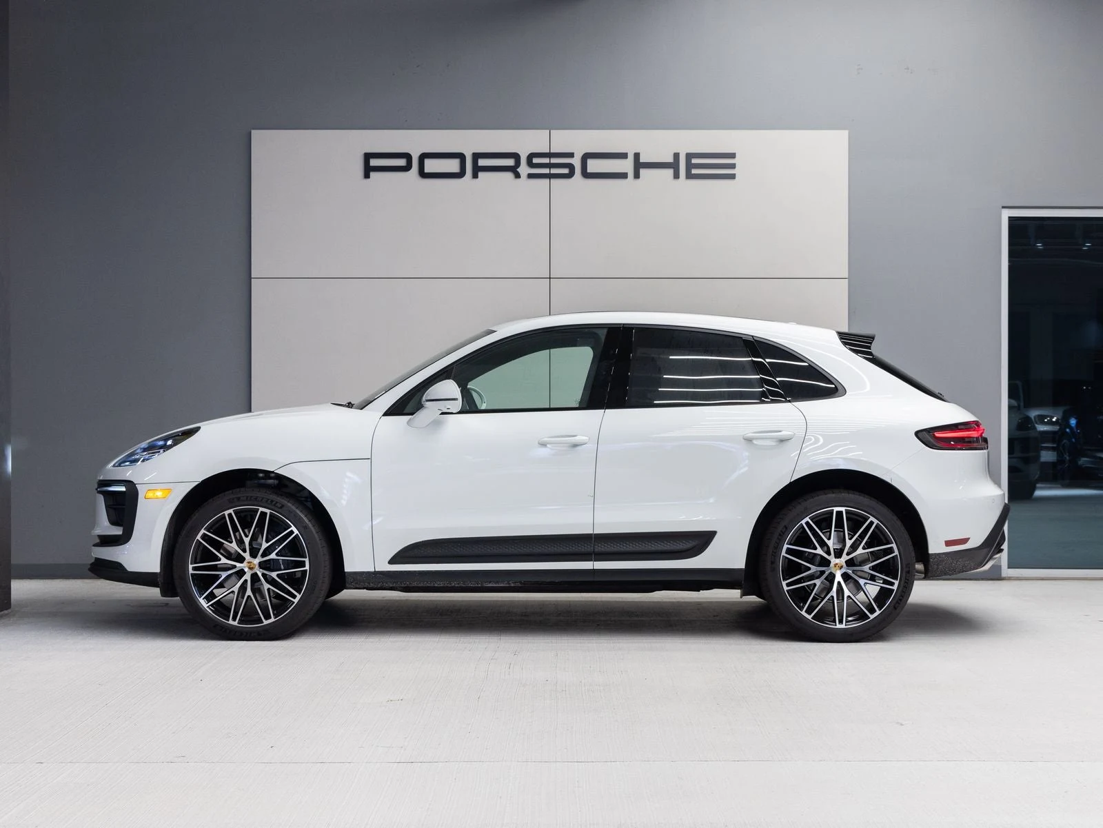 2026 Porsche Macan (95B), 2/20