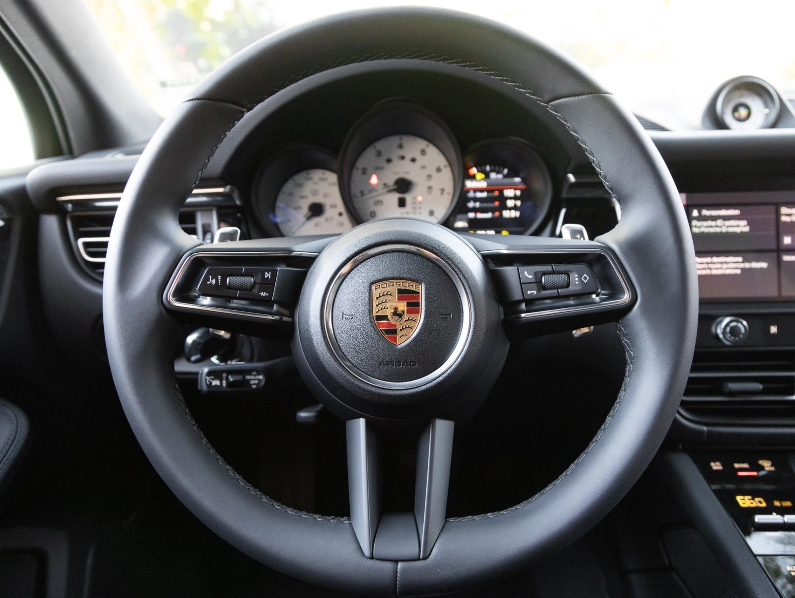 2026 Porsche Macan (95B), 13/20