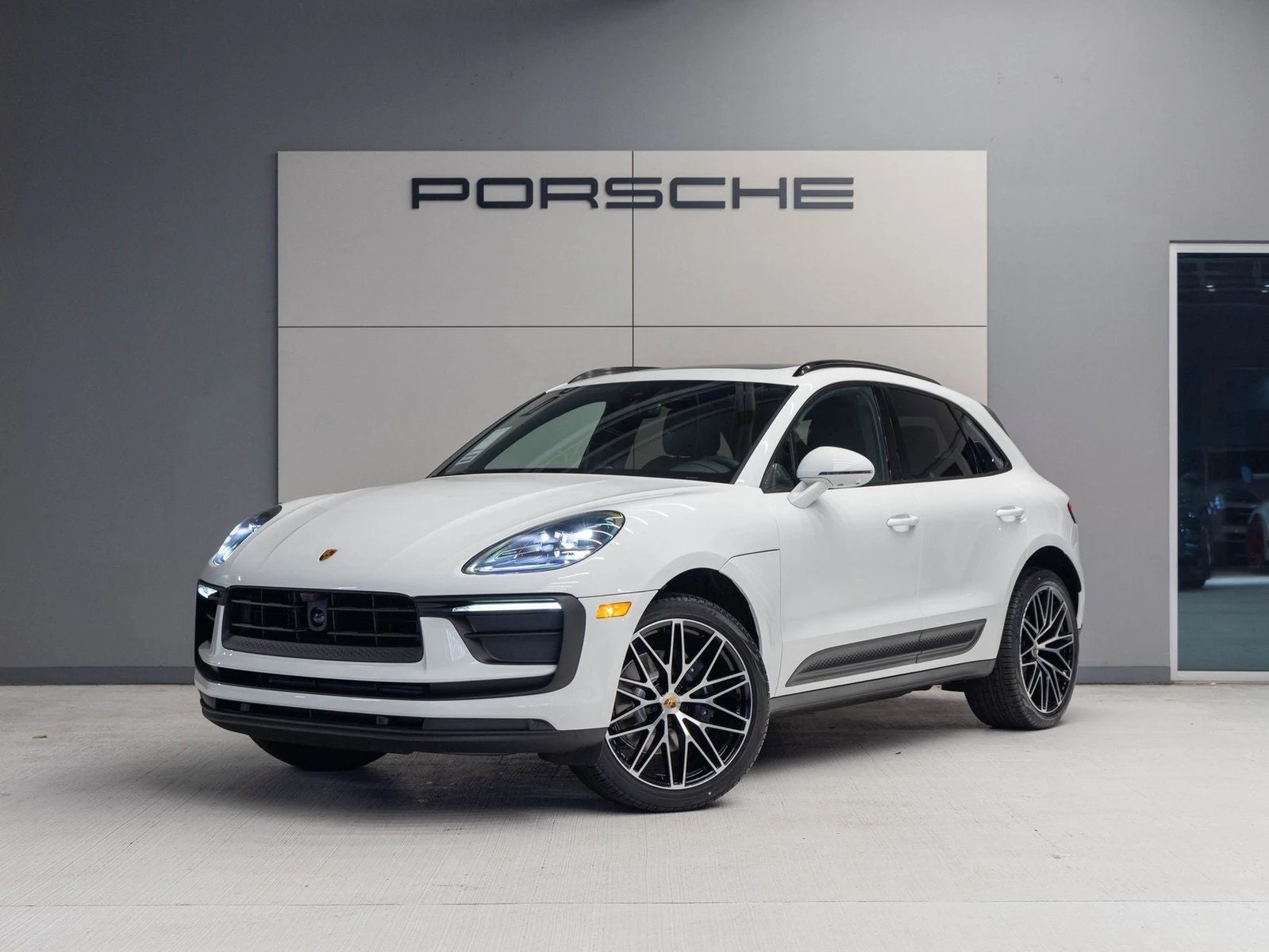 Porsche Macan (95B) · white · Indigo Auto Group