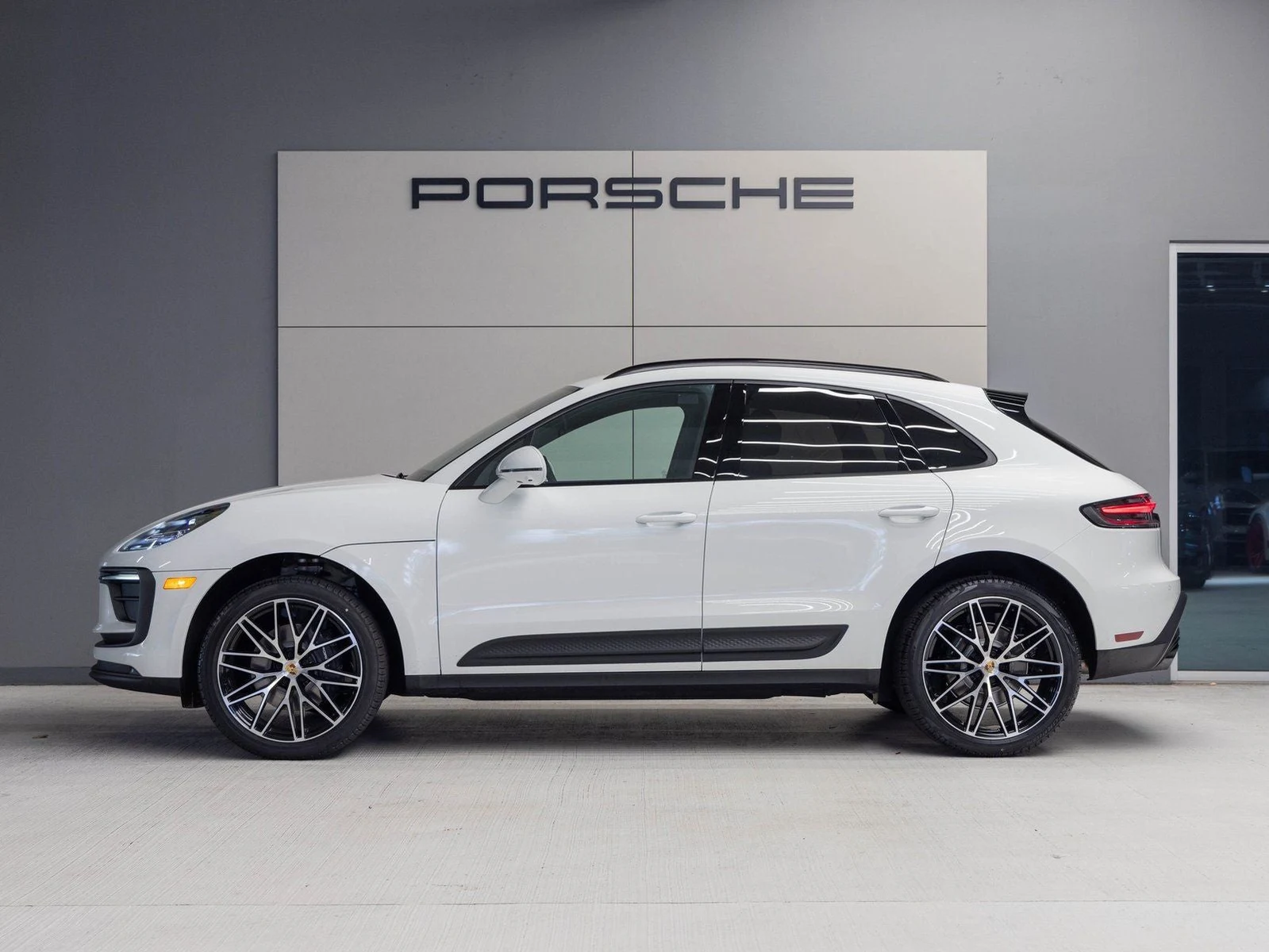 2026 Porsche Macan (95B), 2/20
