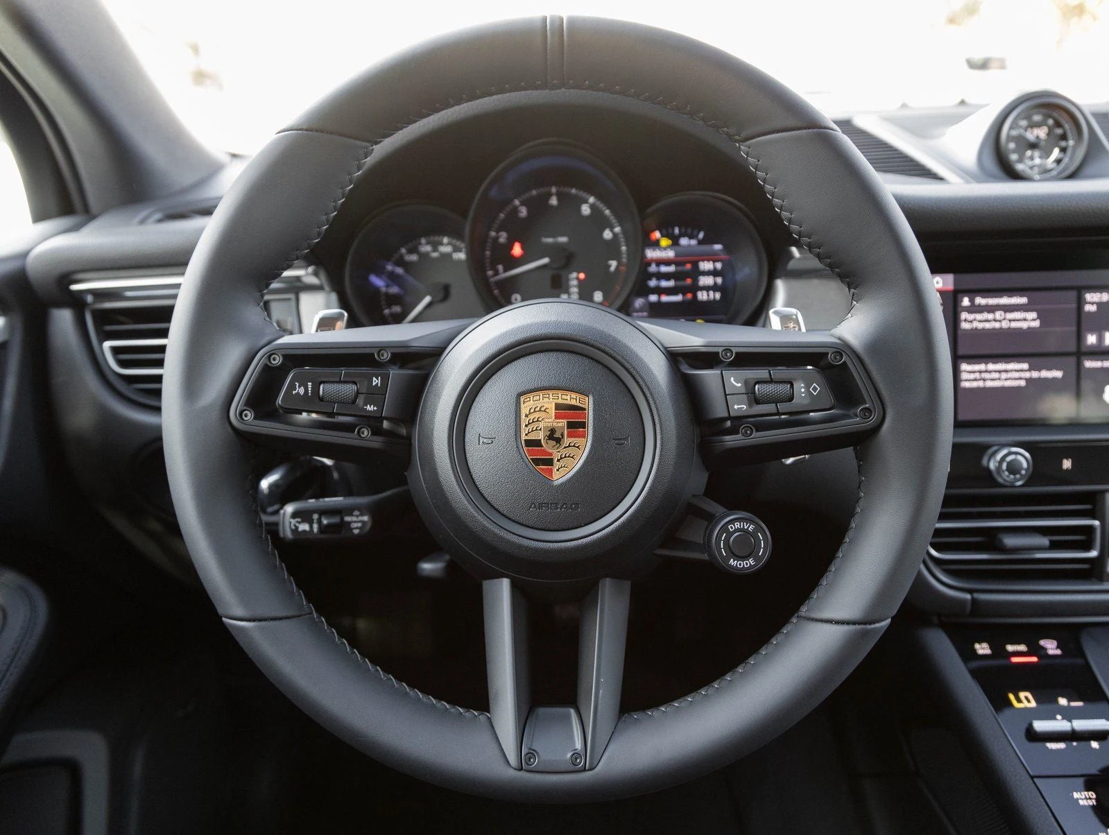 2026 Porsche Macan (95B), 13/20
