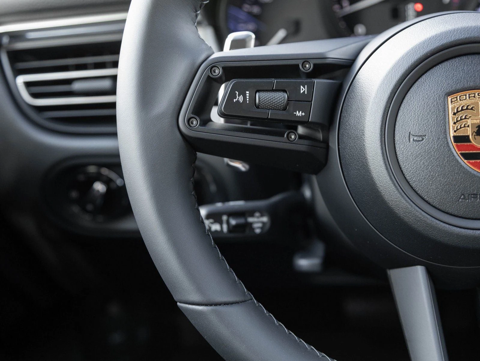 2026 Porsche Macan (95B), 15/20