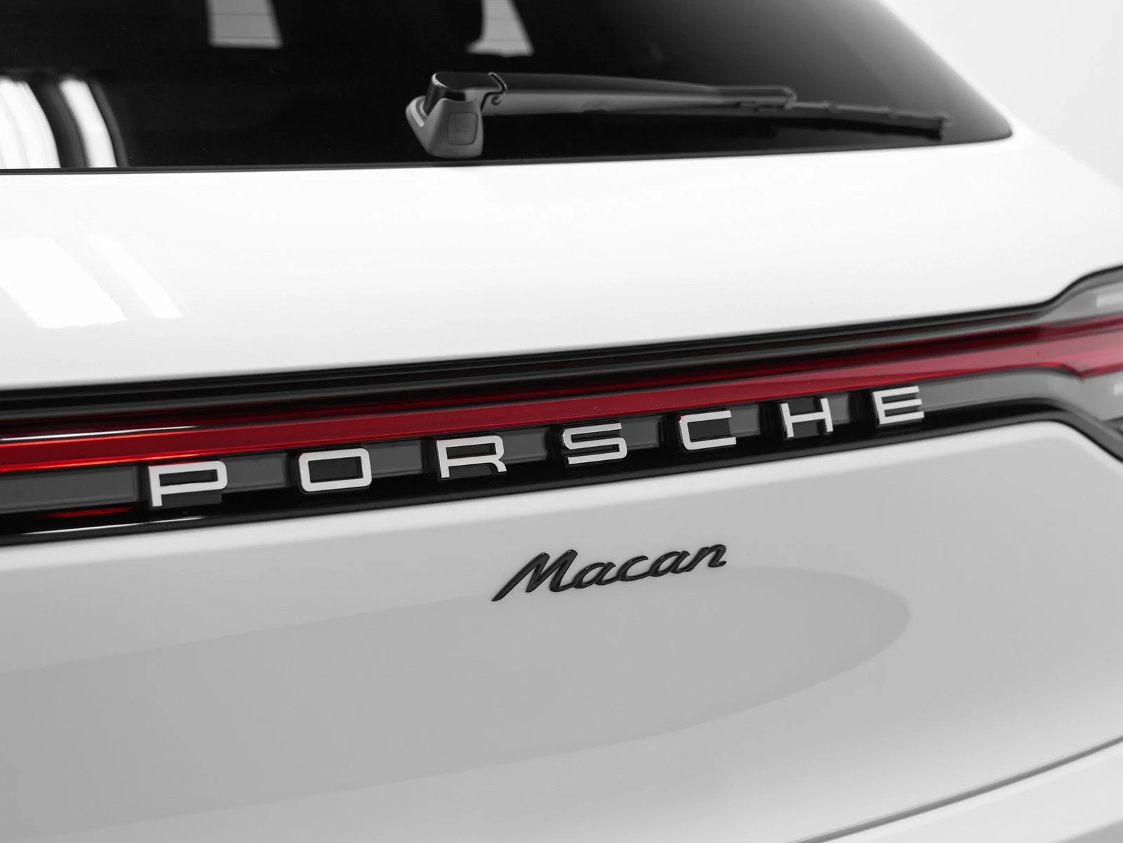 2026 Porsche Macan (95B), 19/20
