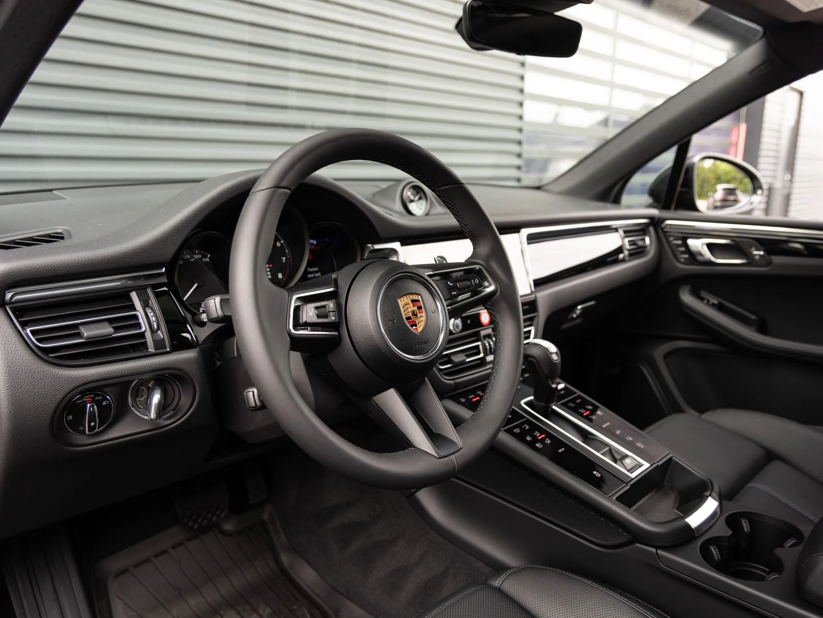 2026 Porsche Macan (95B), 4/20